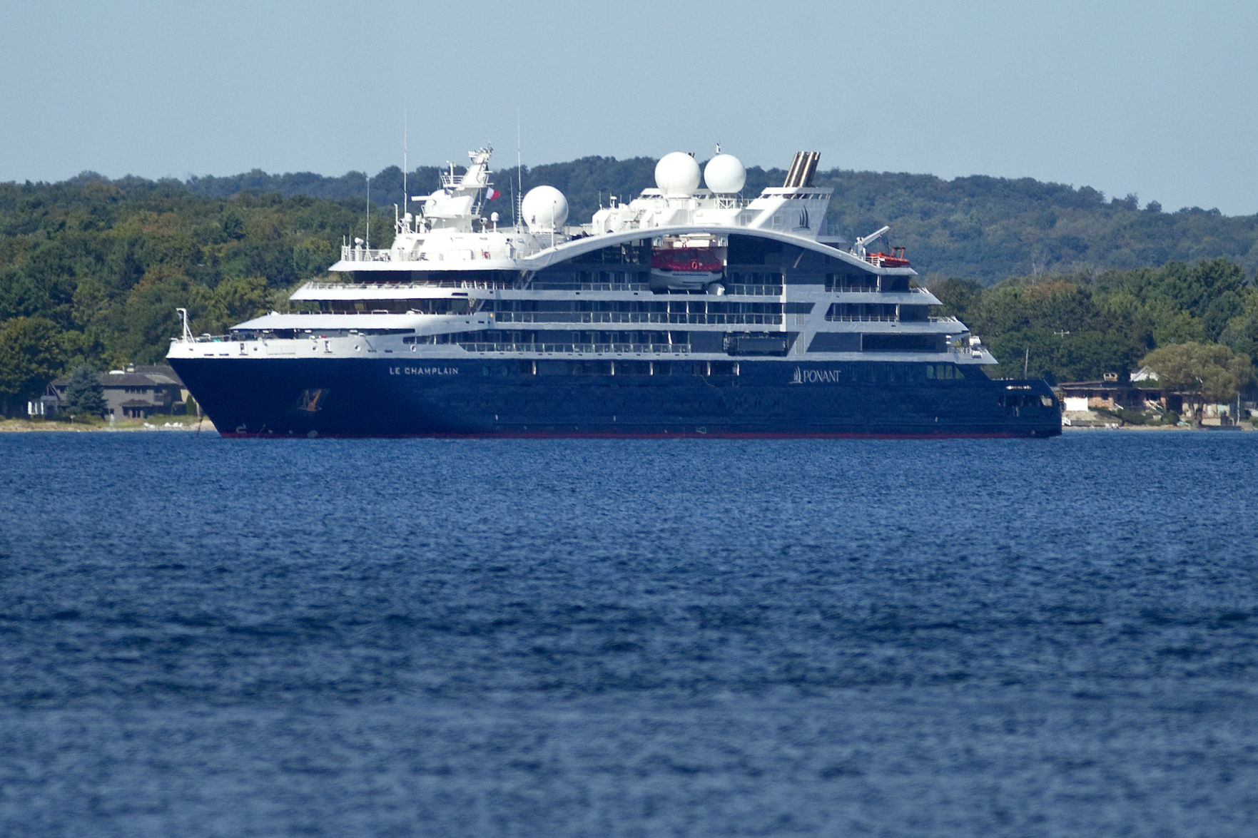 BAY CRUISE SHIPS